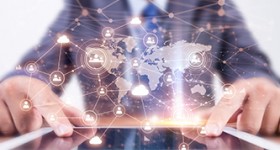 太阳能控制器具有什么主要功能？